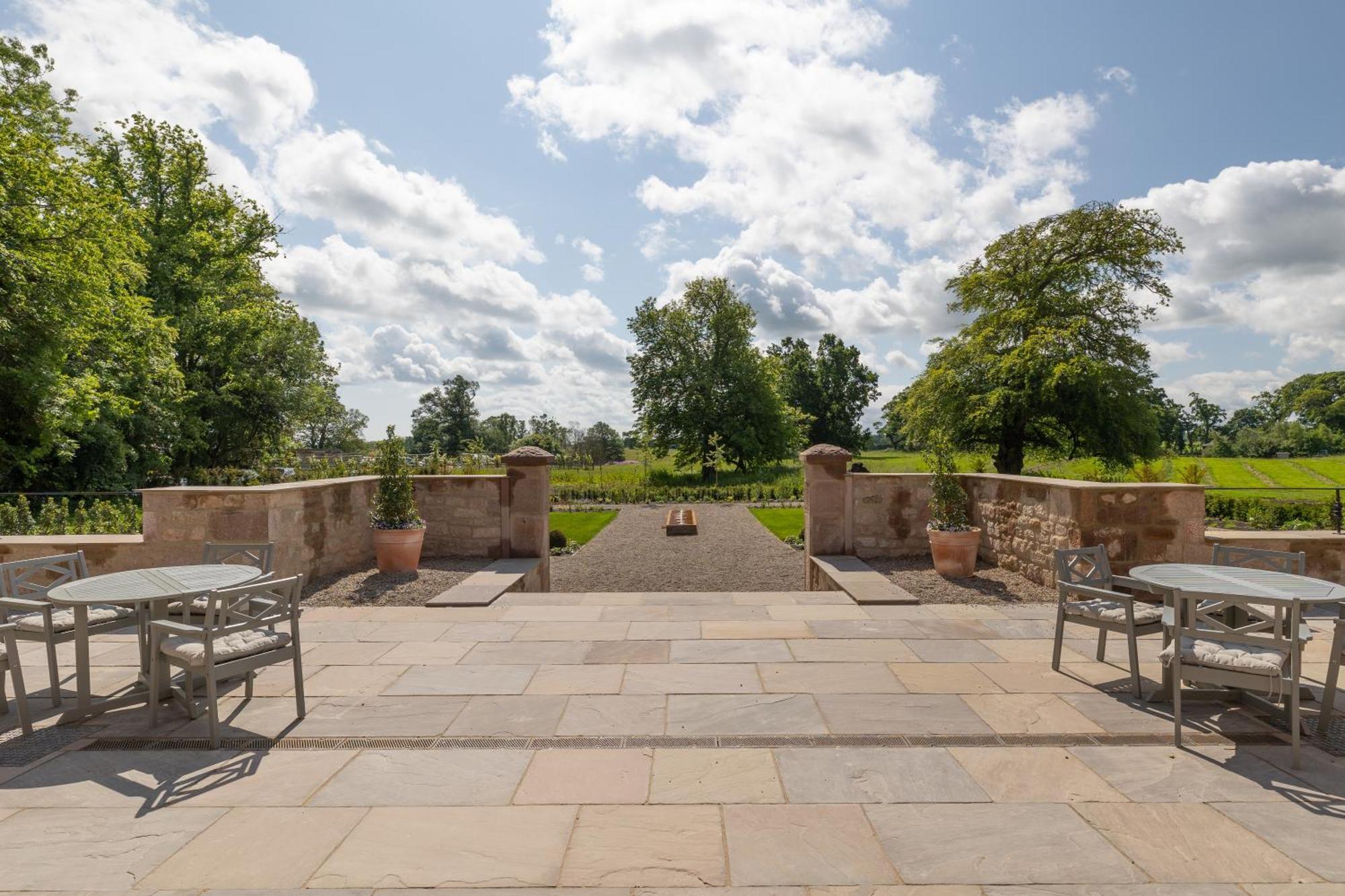 The Tempus At Charlton Hall Estate Hotel Alnwick Exterior foto